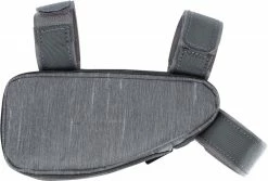 Evoc - Sacoche De Cadre 0,7 L - Bikepacking 12 Evoc - Sacoche De Cadre 0,7 L - Bikepacking -Promos Vélo Électrique Magasin evoc sacoche de cadre 700 ml gris carbone perspective 5 3840x2160