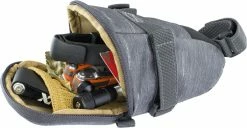 Evoc - Sacoche De Selle "Tour" 1L 8 Evoc - Sacoche De Selle "Tour" 1L -Promos Vélo Électrique Magasin evoc sacoche de selle tour 1 l ouverte 3840x2160