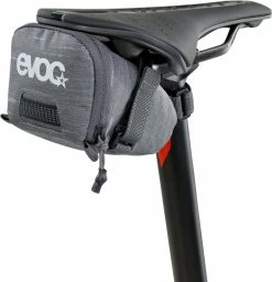 Evoc - Sacoche De Selle "Tour" 1L 9 Evoc - Sacoche De Selle "Tour" 1L -Promos Vélo Électrique Magasin evoc sacoche de selle tour 1 l positionnee 3840x2160