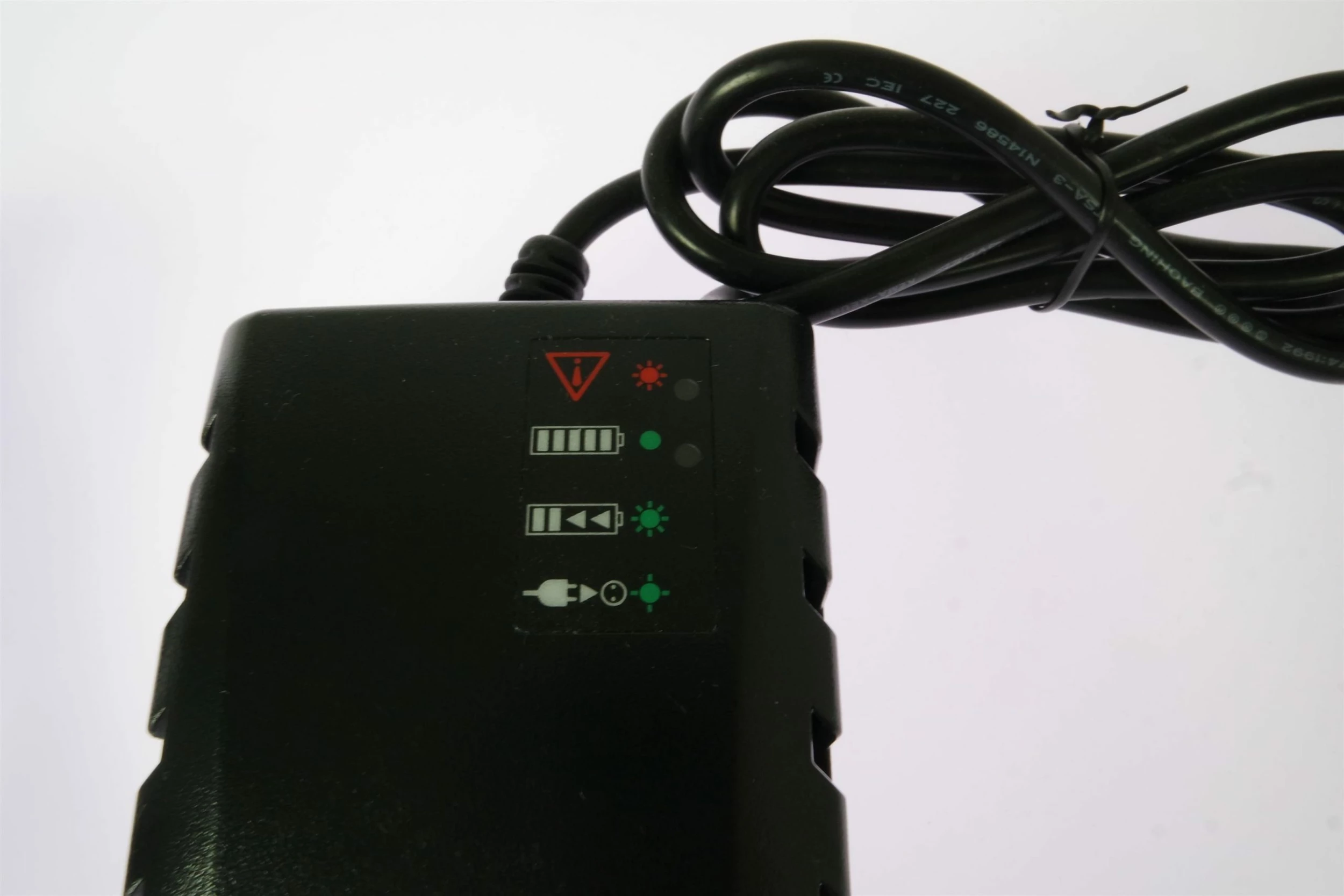 Panasonic Derby-Cycle / BMZ - Chargeur Rapide De Batterie 26V Avec Socle 5 Panasonic Derby-Cycle / BMZ - Chargeur Rapide De Batterie 26V Avec Socle – Image 3