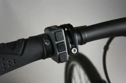 Shimano - Commande Déportée STePS SW-E6000 -Promos Vélo Électrique Magasin shimano commande deportee steps sw E6000 monte a gauche 3840x2160